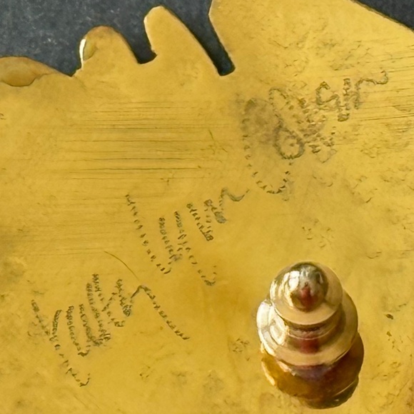 ARTISAN HANDMADE Brooch Hammered Gold Metal Funny Face Pin Back - Picture 3 of 7